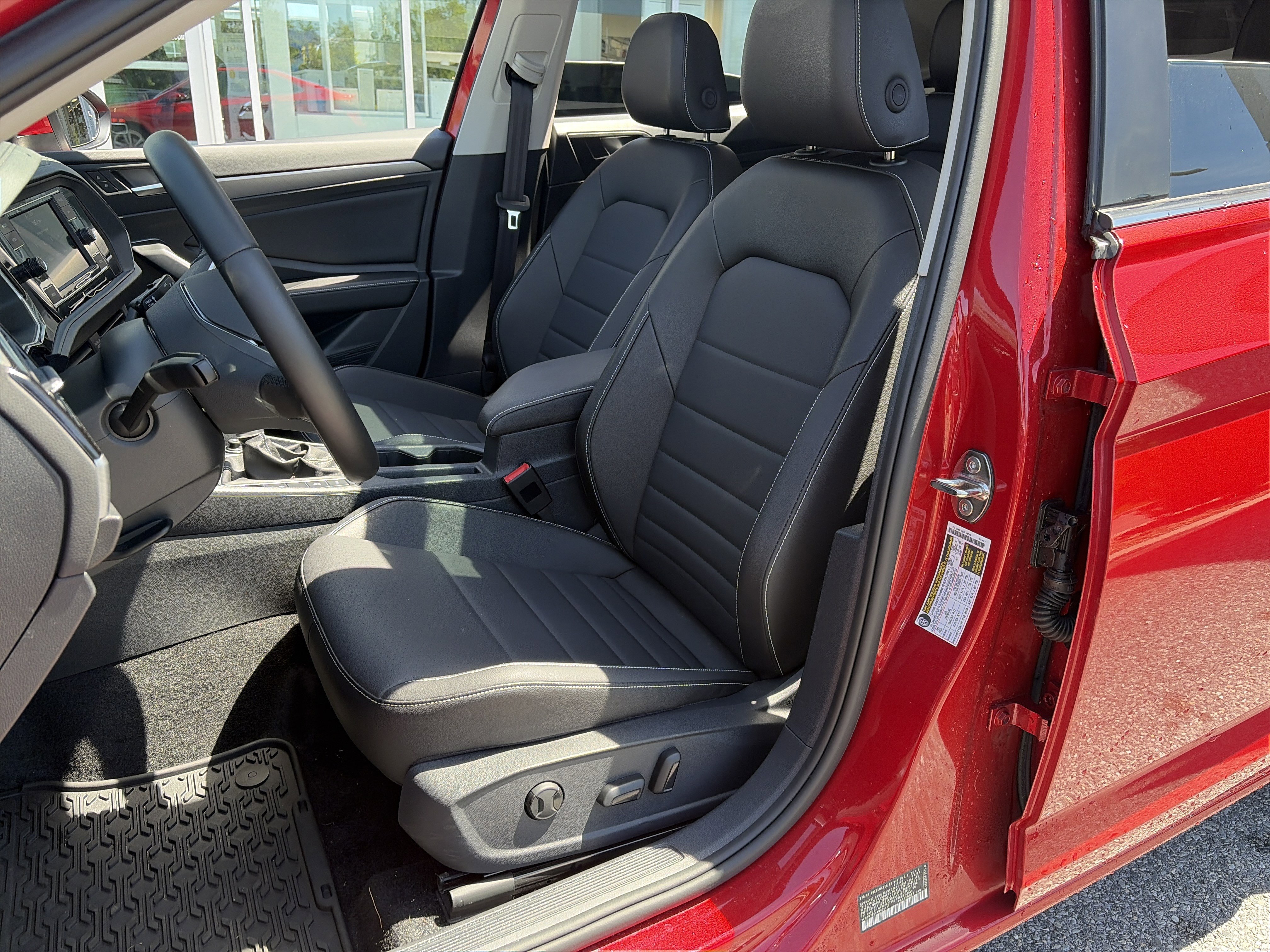 Used 2024 Volkswagen Jetta SE w/ Panoramic Sunroof Package FWD image 23