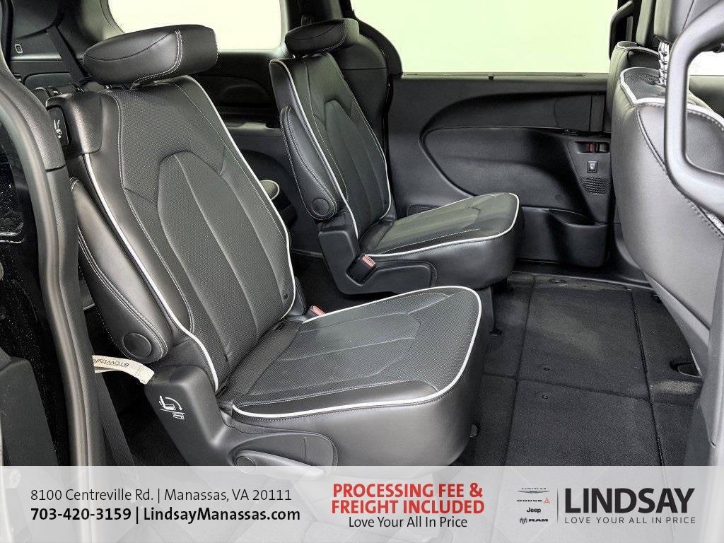 New 2026 Chrysler Pacifica Limited w/ S Appearance Package AWD/4WD image 16
