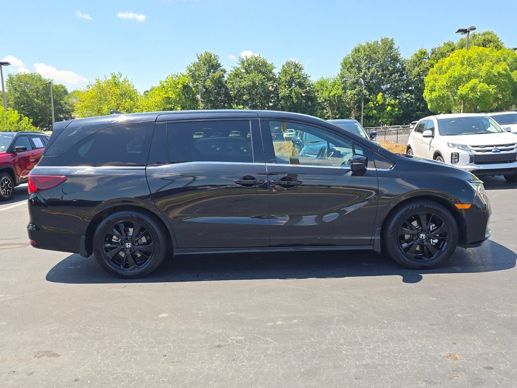 Used 2023 Honda Odyssey Sport image 2