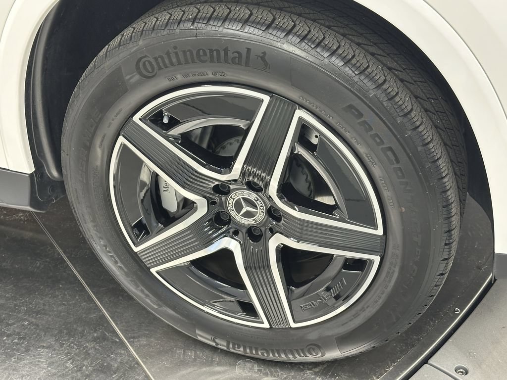 Used 2025 Mercedes-Benz GLC 350e 4MATIC image 15