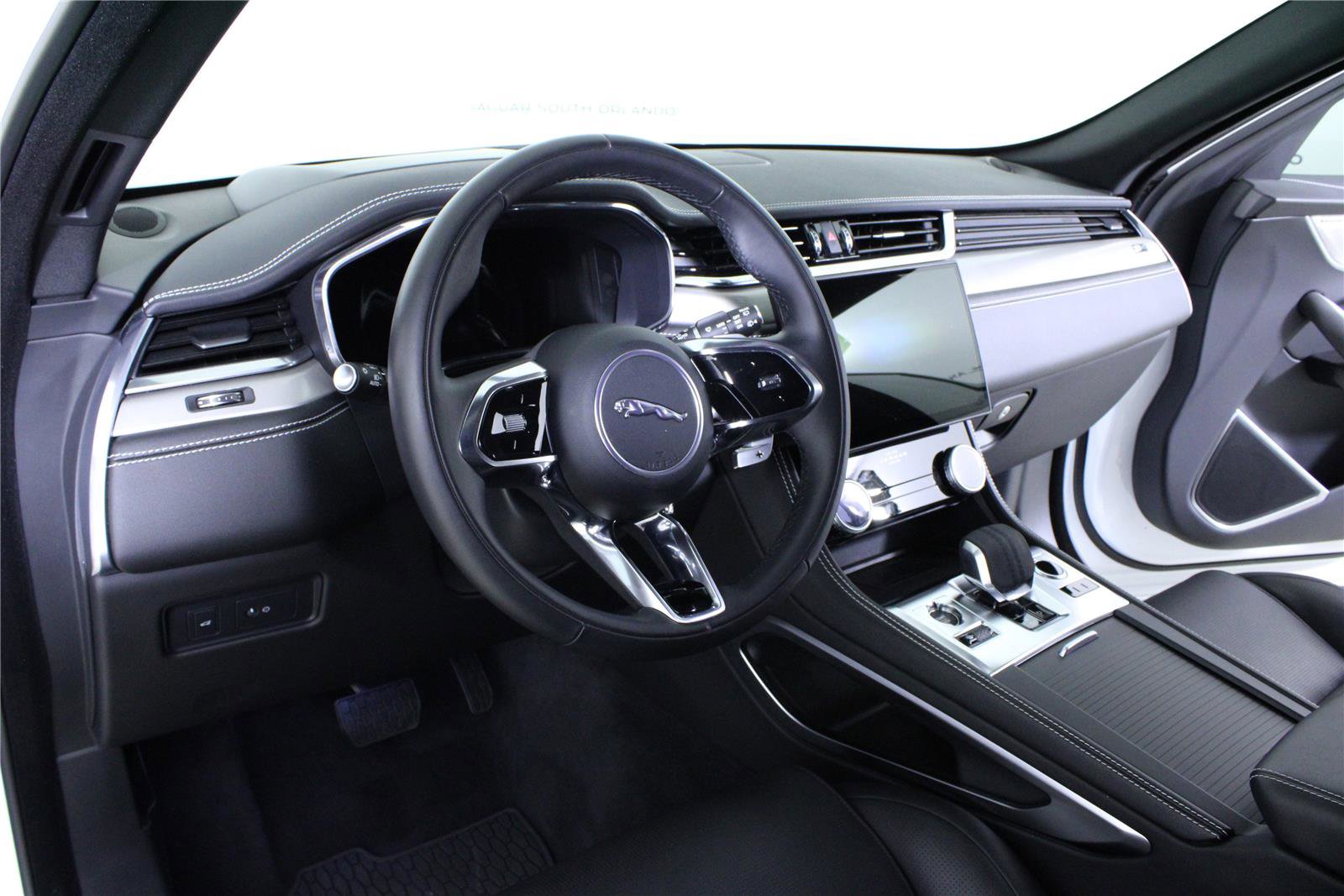 Used 2026 Jaguar F-PACE R-Dynamic S AWD/4WD image 21