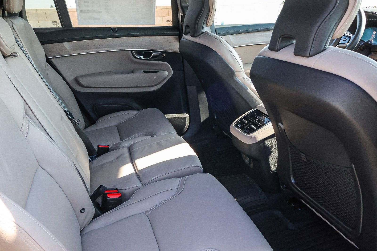 New 2026 Volvo XC90 B6 Ultra w/ Protection Package image 20