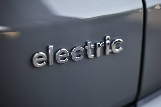 Used 2023 Hyundai Kona SE w/ Cargo Package FWD image 11