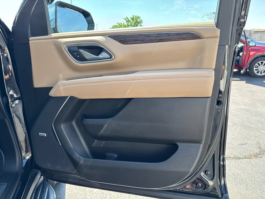 Used 2023 Chevrolet Tahoe Premier AWD/4WD image 41