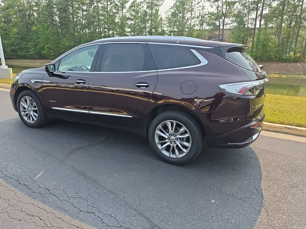 Used 2023 Buick Enclave Avenir AWD/4WD image 6