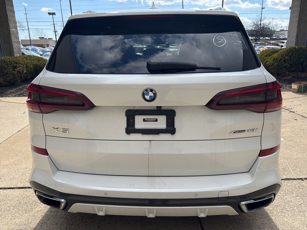 Used 2021 BMW X5 xDrive40i w/ M Sport Package image 4