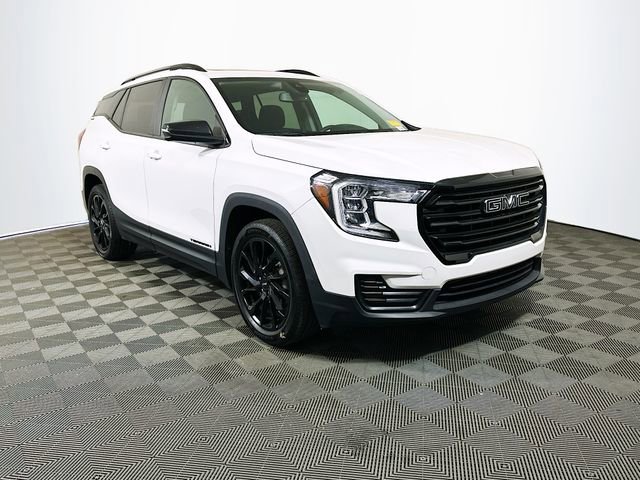 Used 2023 GMC Terrain SLE w/ Driver Convenience Package image 1