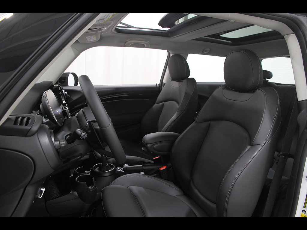 Used 2024 MINI Cooper S FWD image 5