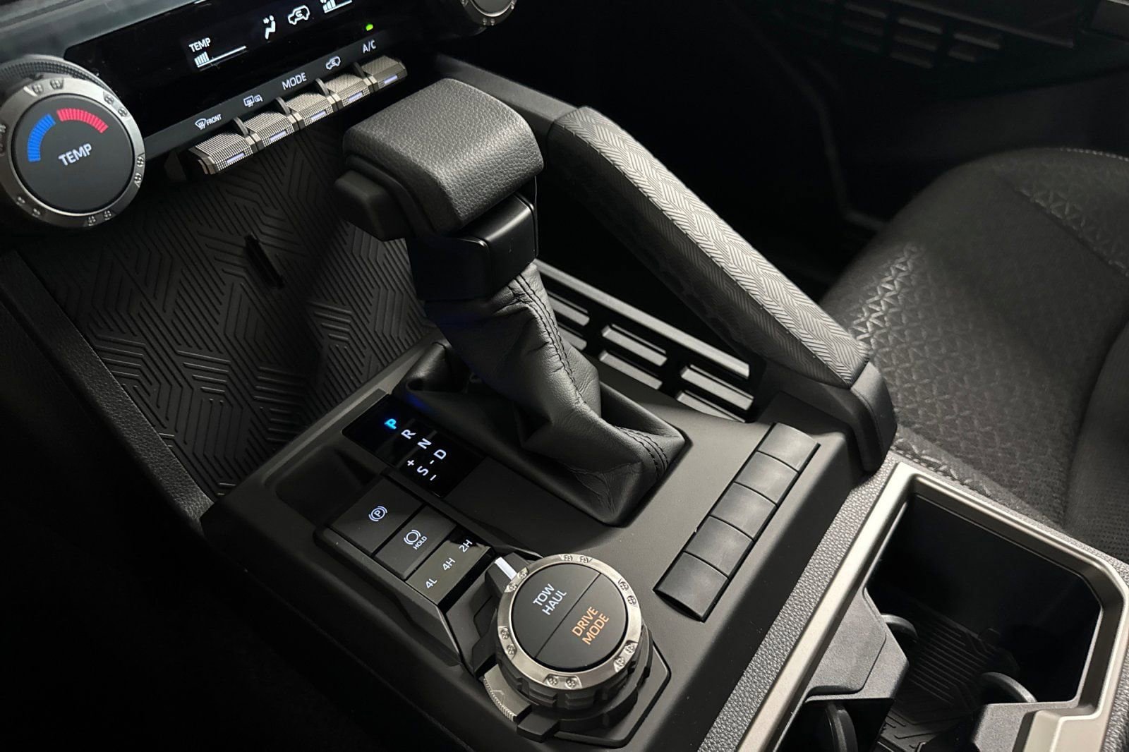 New 2026 Toyota 4Runner SR5 AWD/4WD image 25