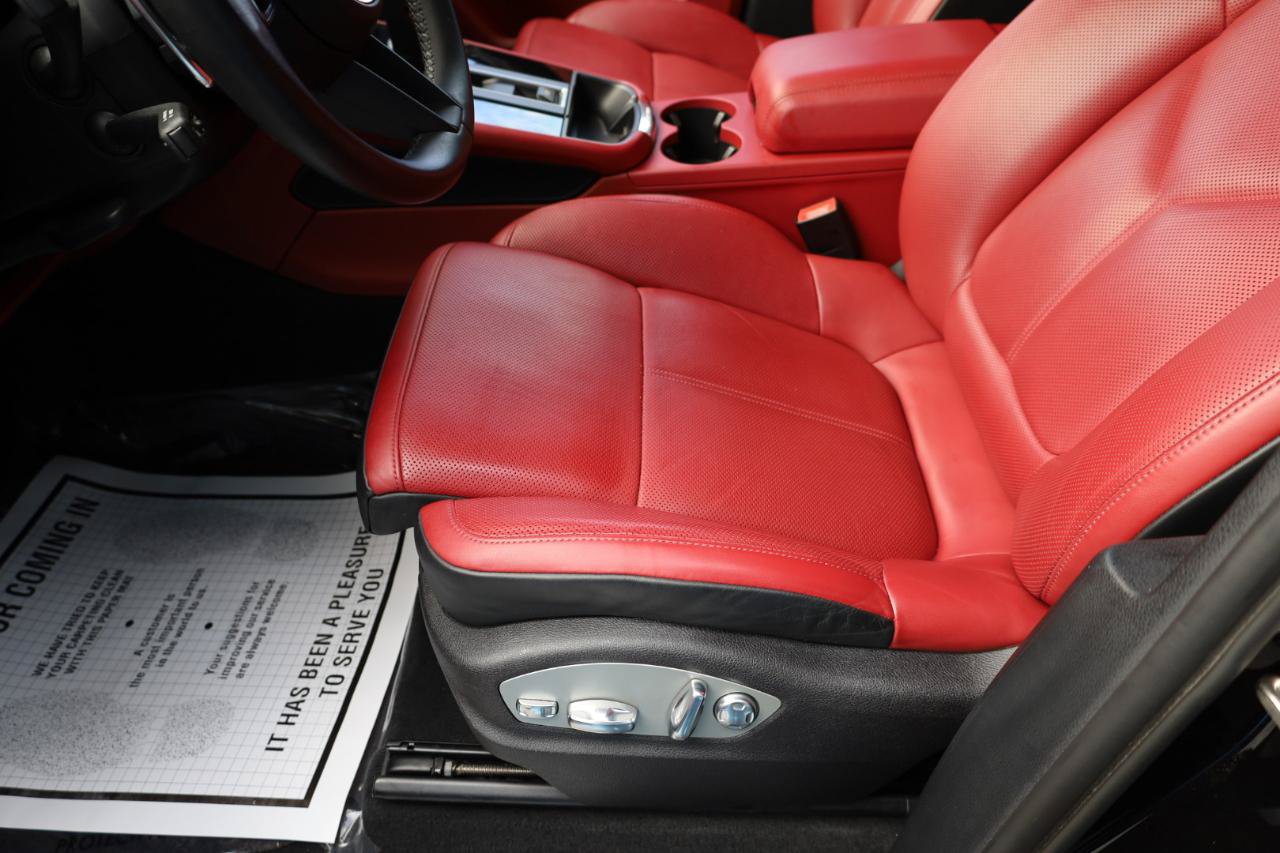 Used 2024 Porsche Macan S AWD/4WD image 9