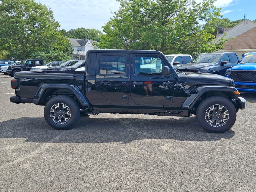 New 2026 Jeep Gladiator Sport AWD/4WD image 4