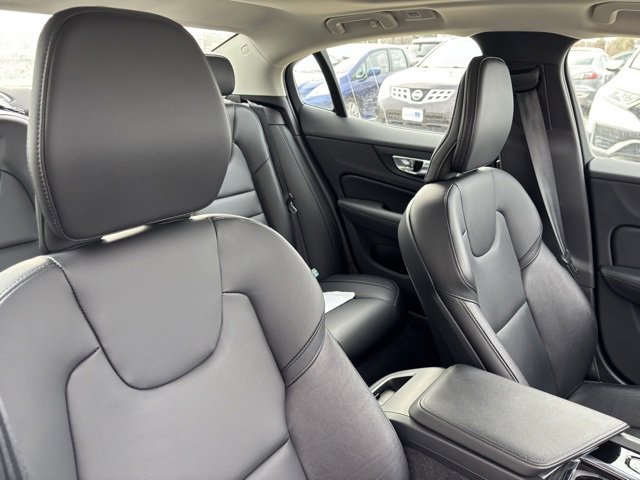 Used 2024 Volvo S60 B5 Core image 27