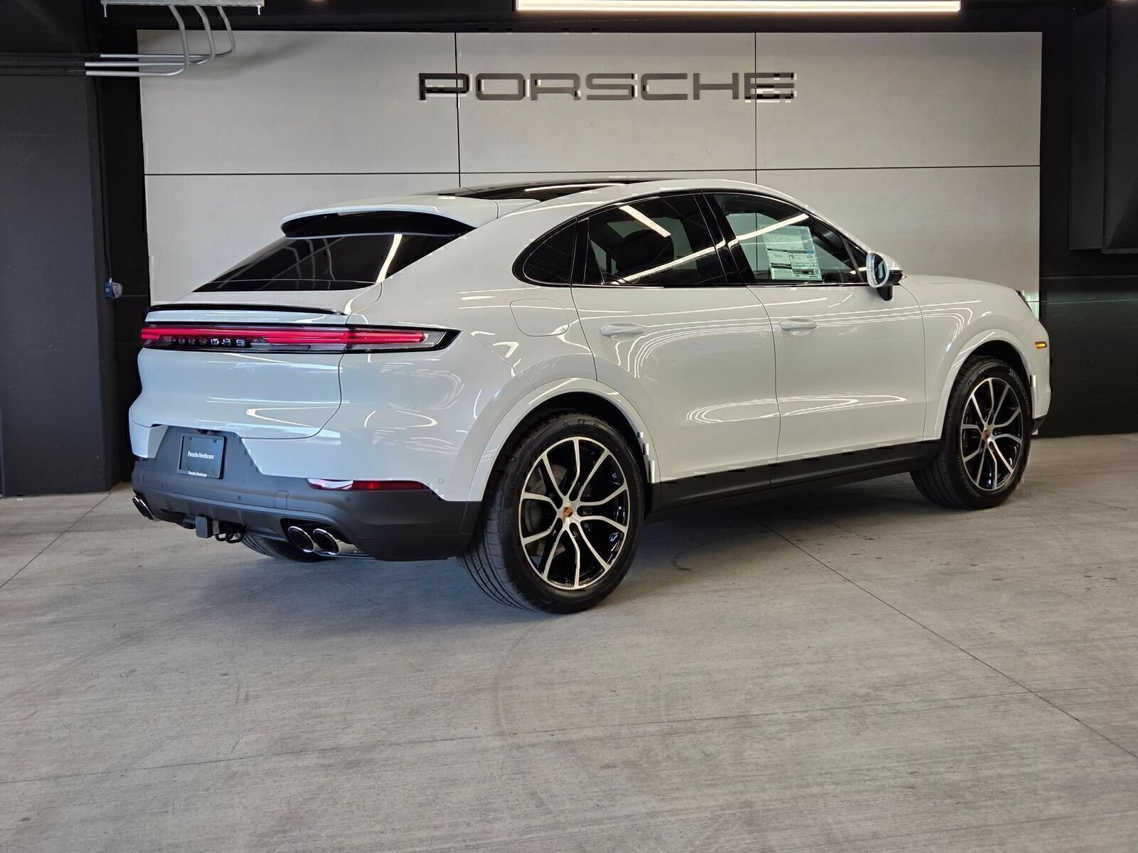 Certified 2026 Porsche Cayenne Coupe AWD/4WD image 6