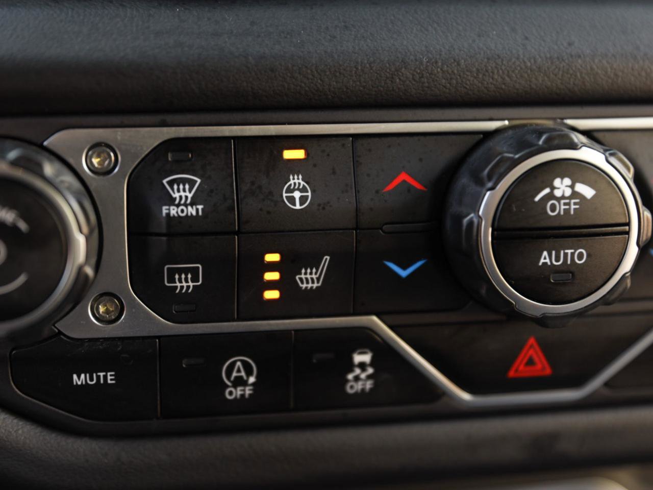 Used 2024 Jeep Wrangler Sahara AWD/4WD image 24