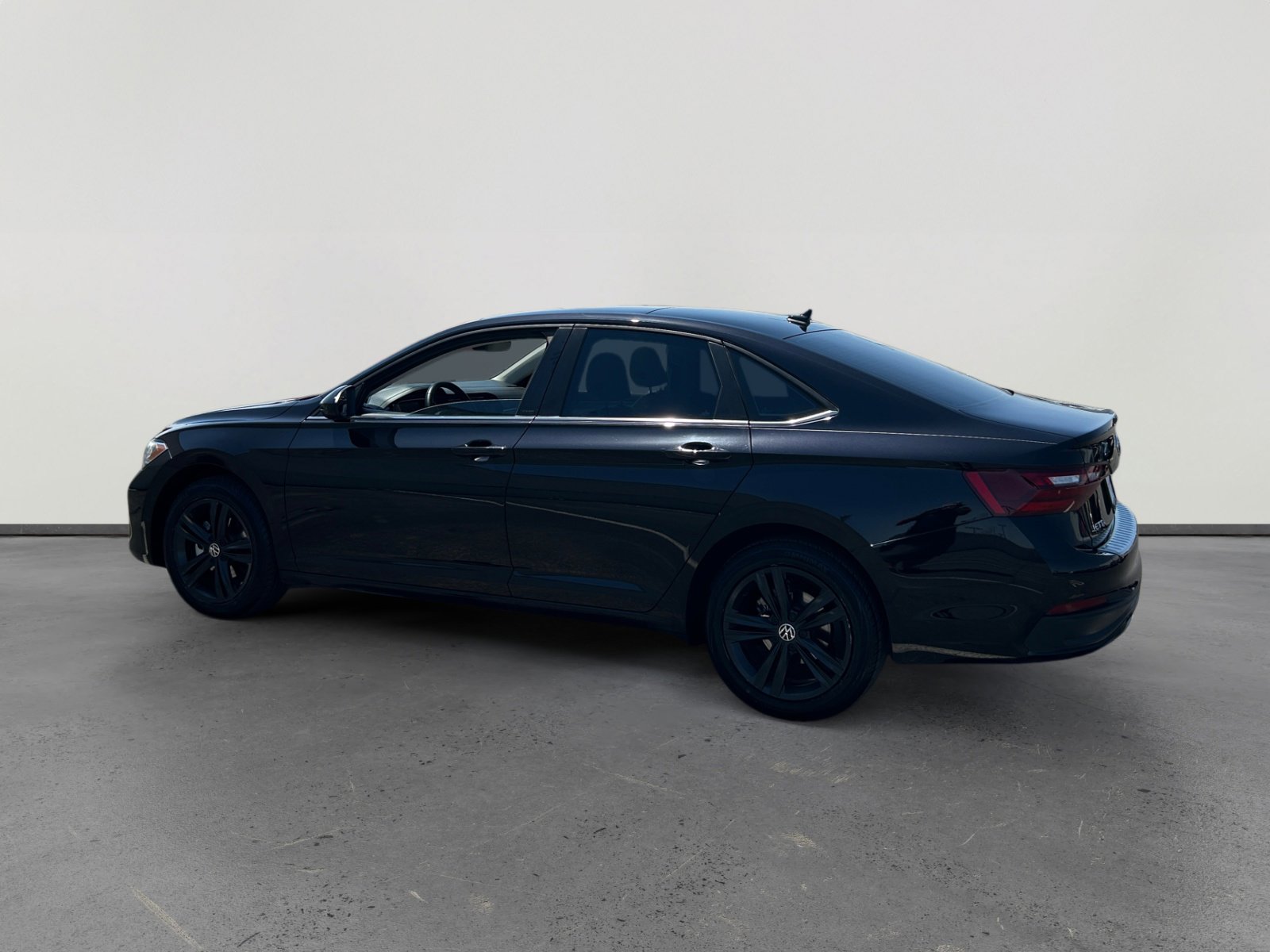 Certified 2024 Volkswagen Jetta SE FWD image 3