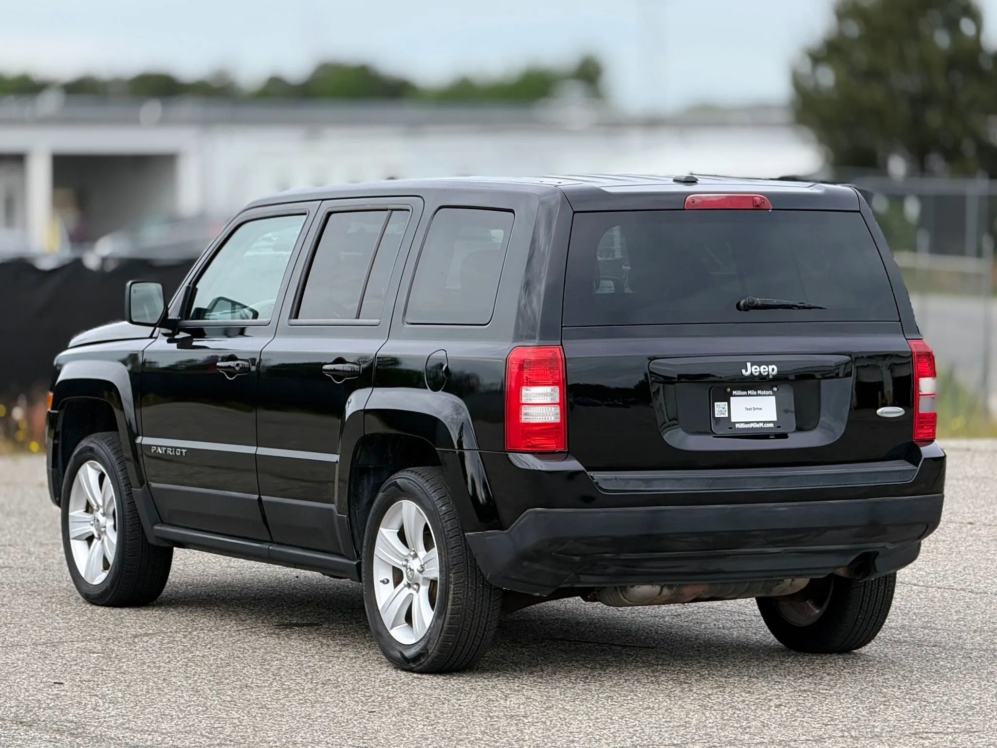 Used 2012 Jeep Patriot Latitude FWD image 10