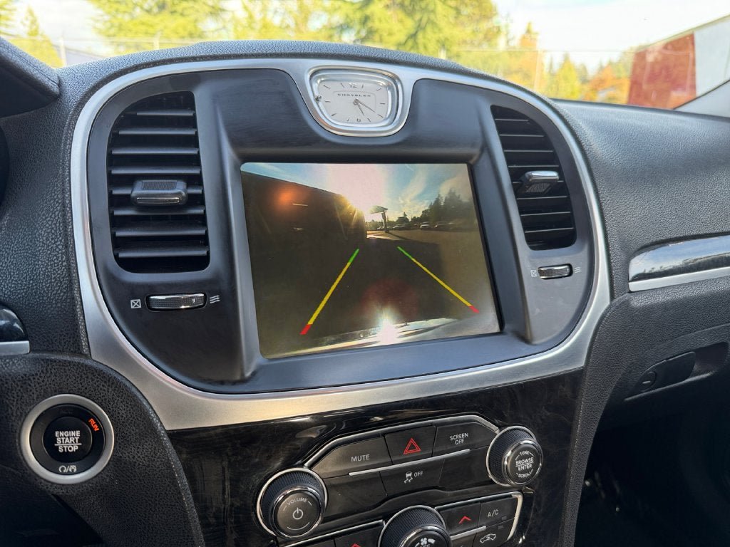 Used 2020 Chrysler 300 Limited RWD image 18