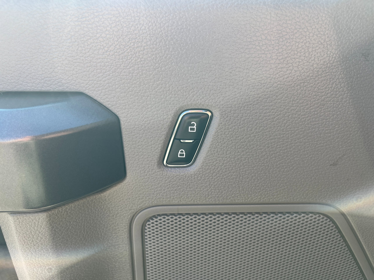 Used 2018 Ford F150 XLT w/ Equipment Group 301A Mid image 11