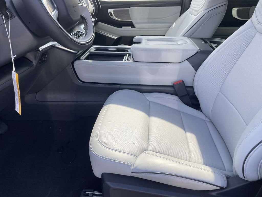 New 2025 Ford Expedition Max Platinum w/ Platinum Ultimate Package image 14