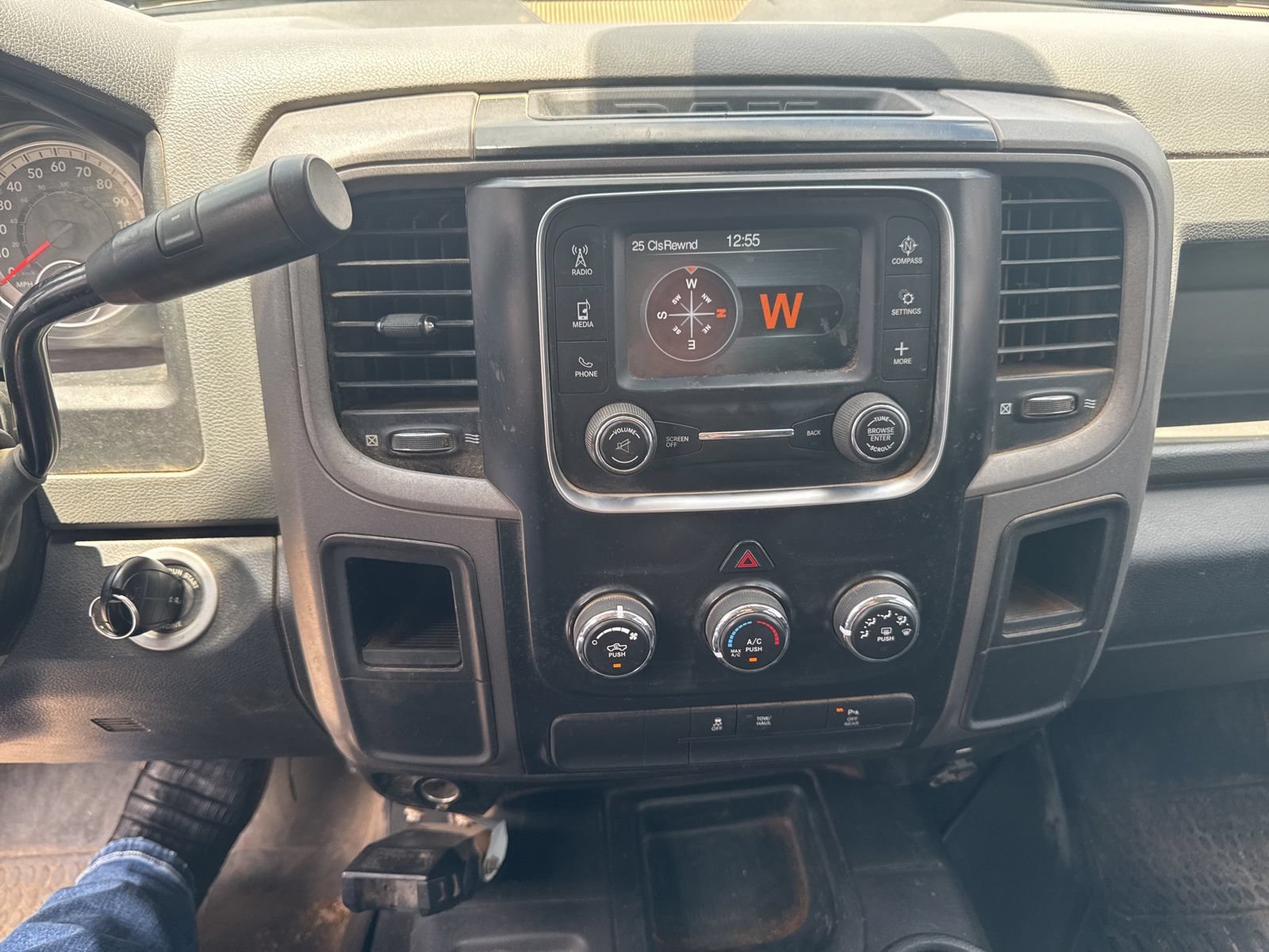 Used 2017 RAM 3500 Tradesman w/ Chrome Appearance Group AWD/4WD image 11