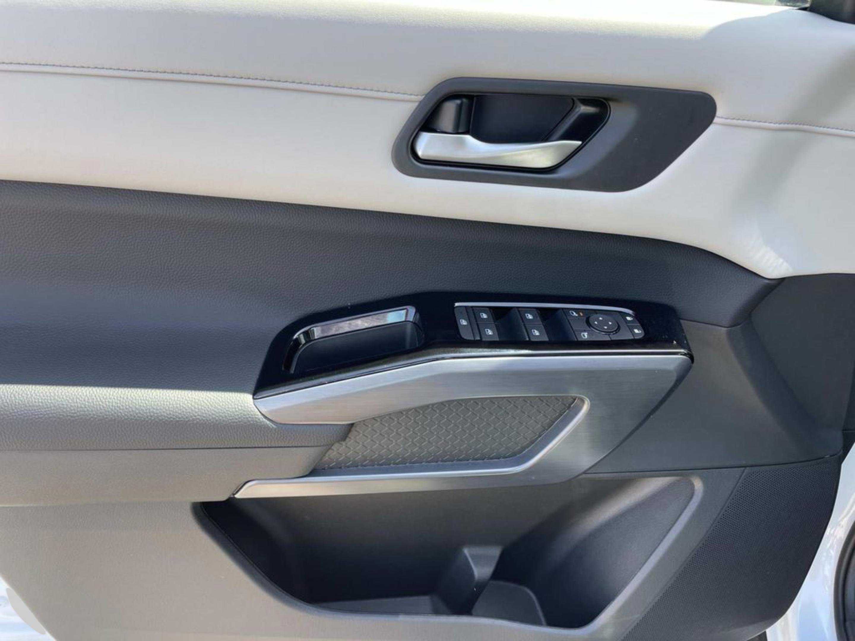 New 2026 Nissan Pathfinder SL FWD image 23