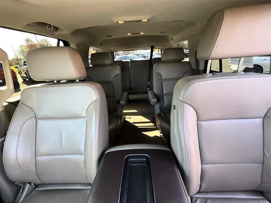 Used 2019 Chevrolet Tahoe LT w/ Luxury Package AWD/4WD image 38