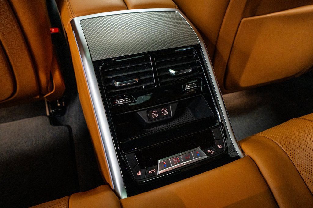 Used 2025 BMW 840i image 57