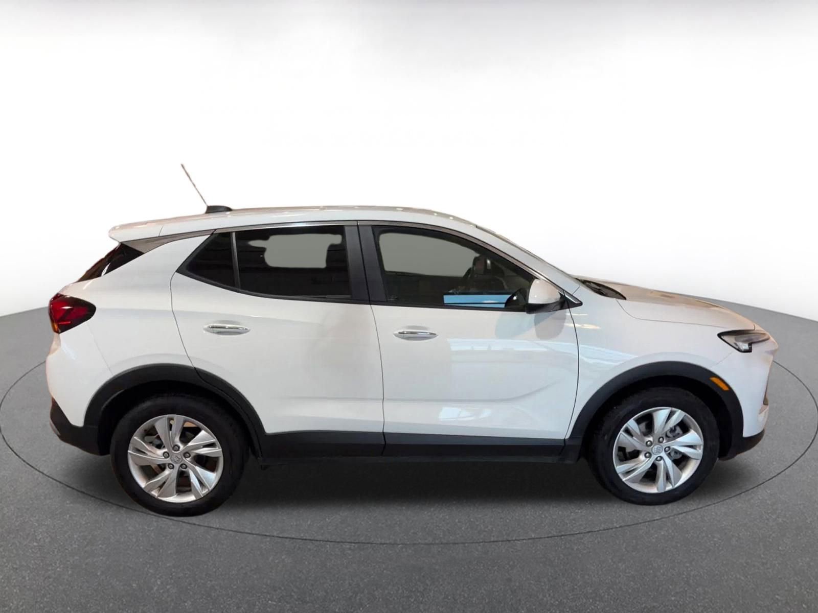 Used 2025 Buick Encore GX Preferred image 16