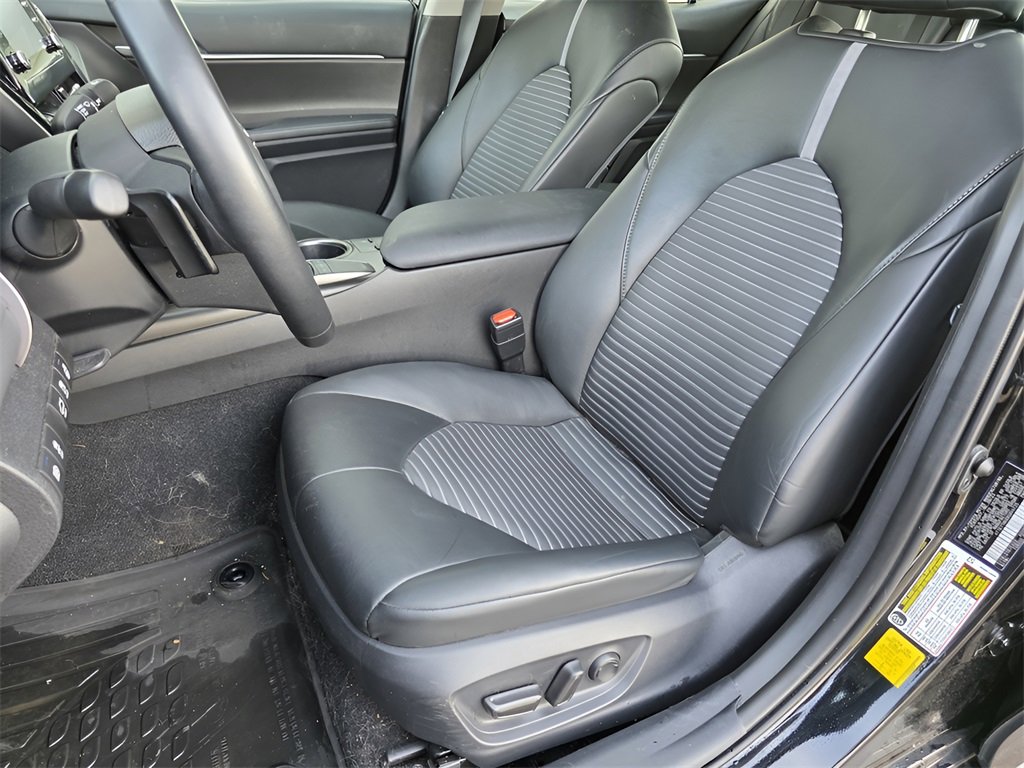 Used 2024 Toyota Camry SE w/ Cold Weather Package image 19