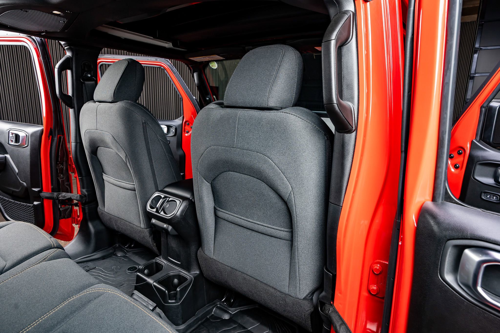 Used 2025 Jeep Wrangler Sport S image 32