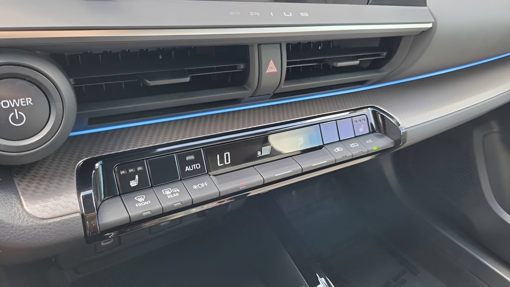 Certified 2026 Toyota Prius XLE FWD image 19