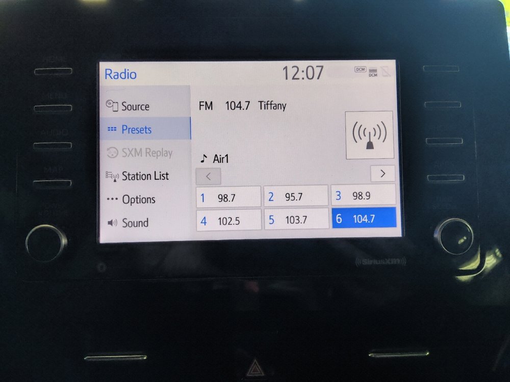 Used 2021 Toyota Camry SE FWD image 25