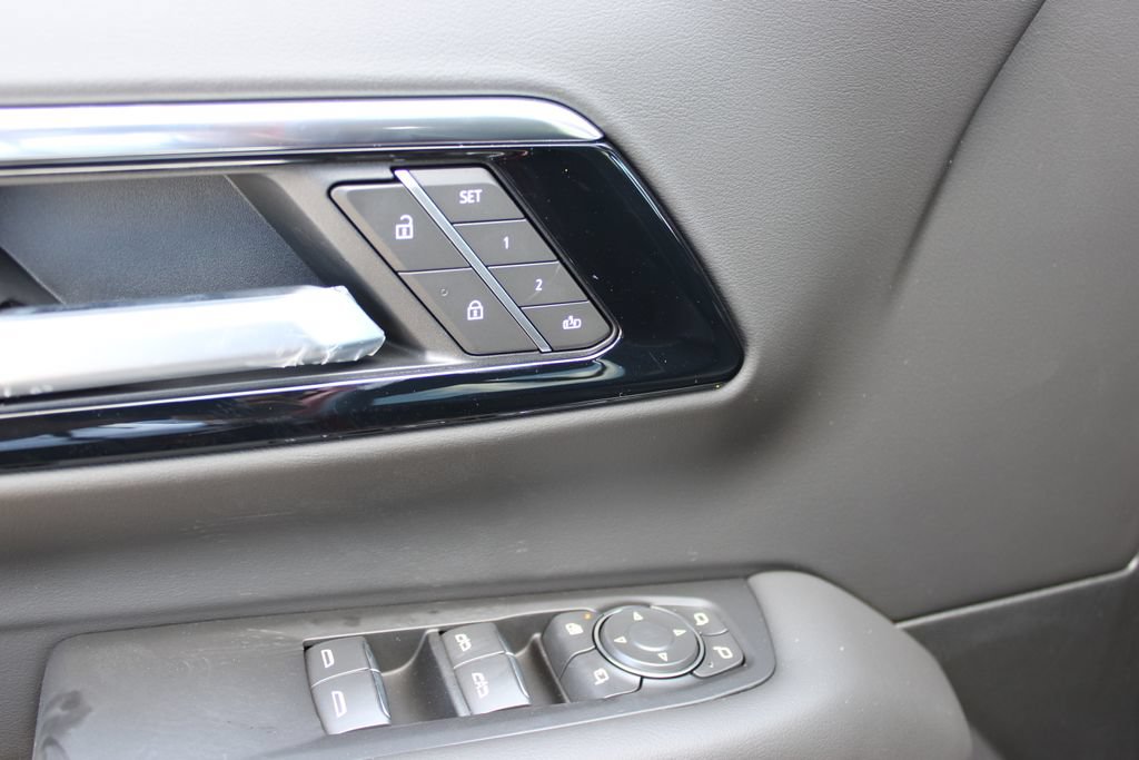 New 2026 Chevrolet Tahoe Premier w/ Sun And Tow Package AWD/4WD image 12