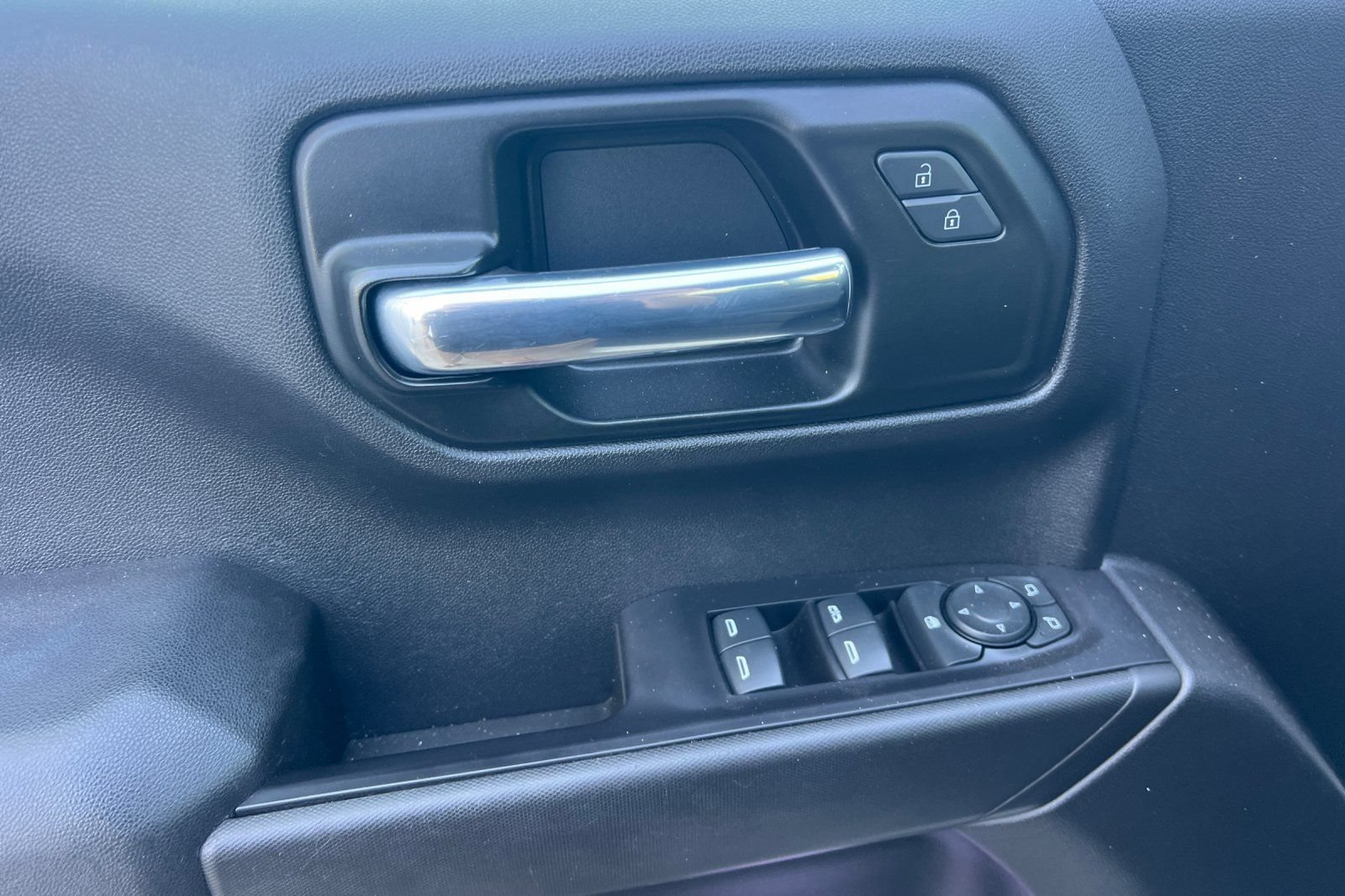 Used 2021 Chevrolet Silverado 1500 Custom RWD image 8