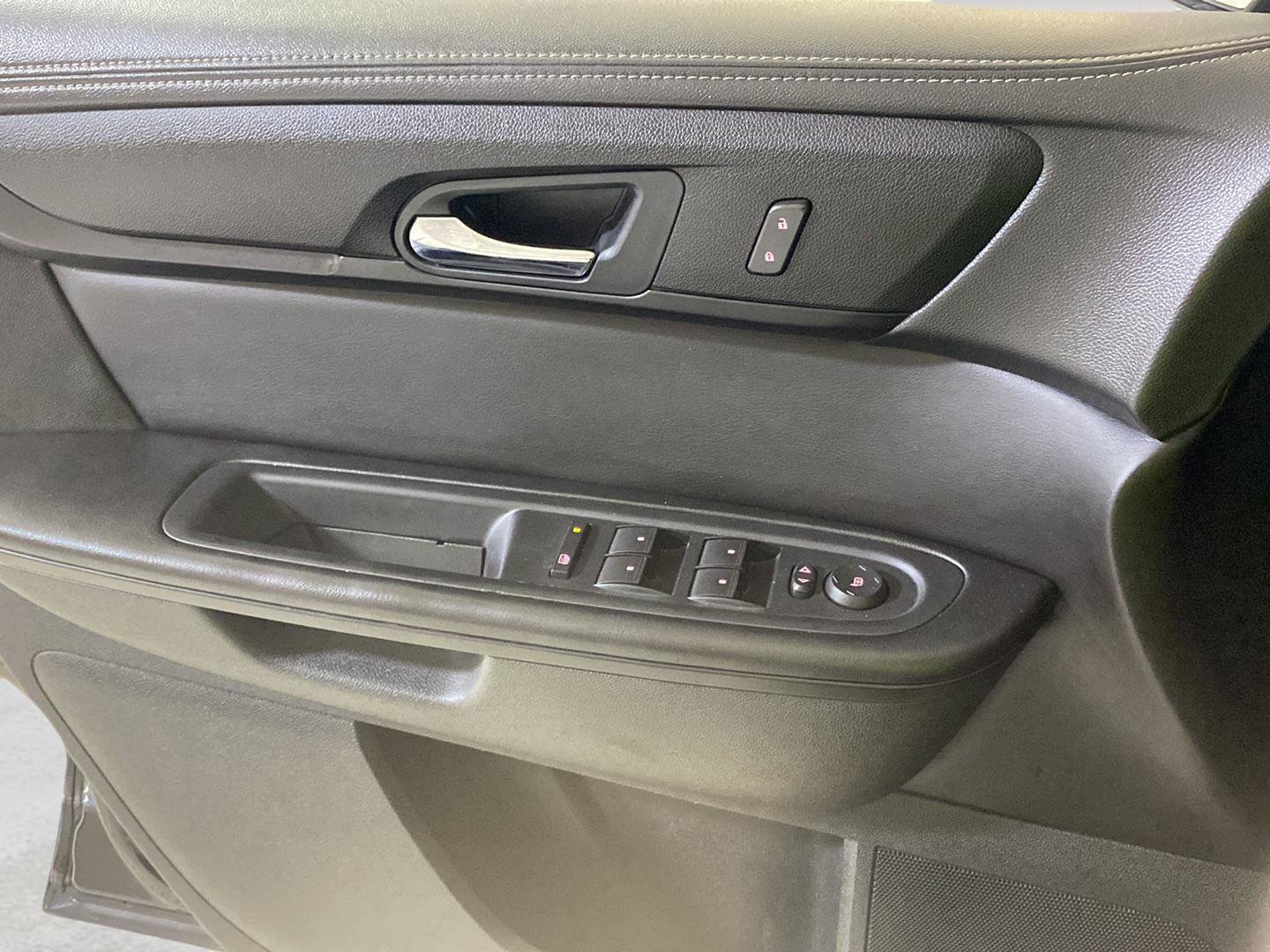 Used 2014 GMC Acadia SLE FWD image 11