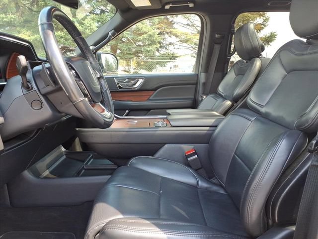 Used 2024 Lincoln Navigator Premiere AWD/4WD image 14