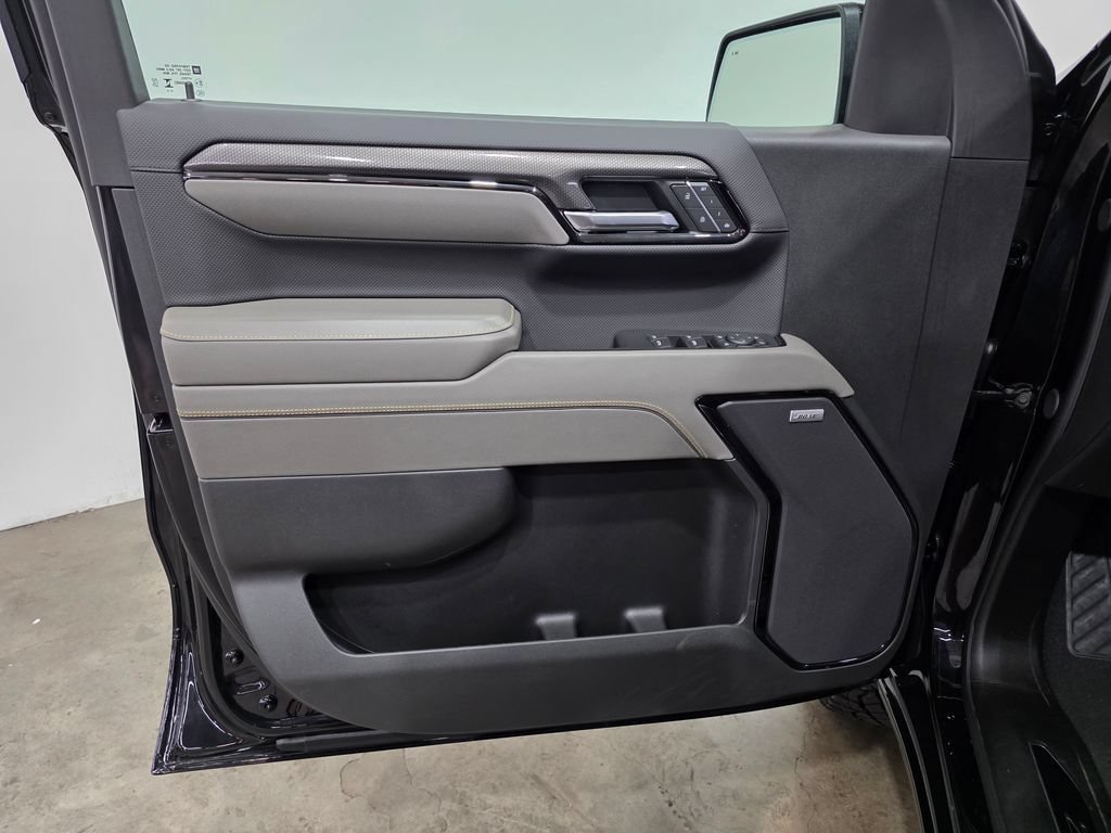 Used 2025 Chevrolet Silverado 1500 ZR2 w/ Technology Package AWD/4WD image 29