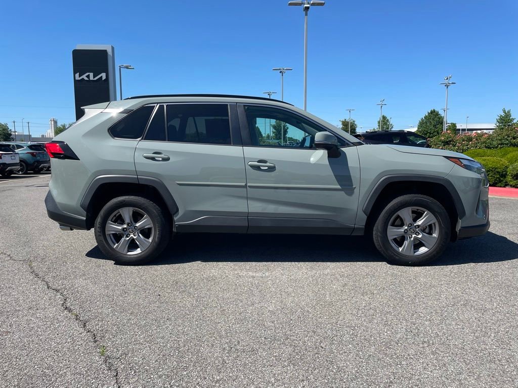 Used 2022 Toyota RAV4 XLE w/ Convenience Package FWD image 8