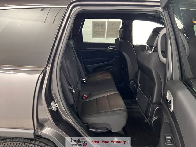 Used 2021 Jeep Grand Cherokee Laredo RWD image 38