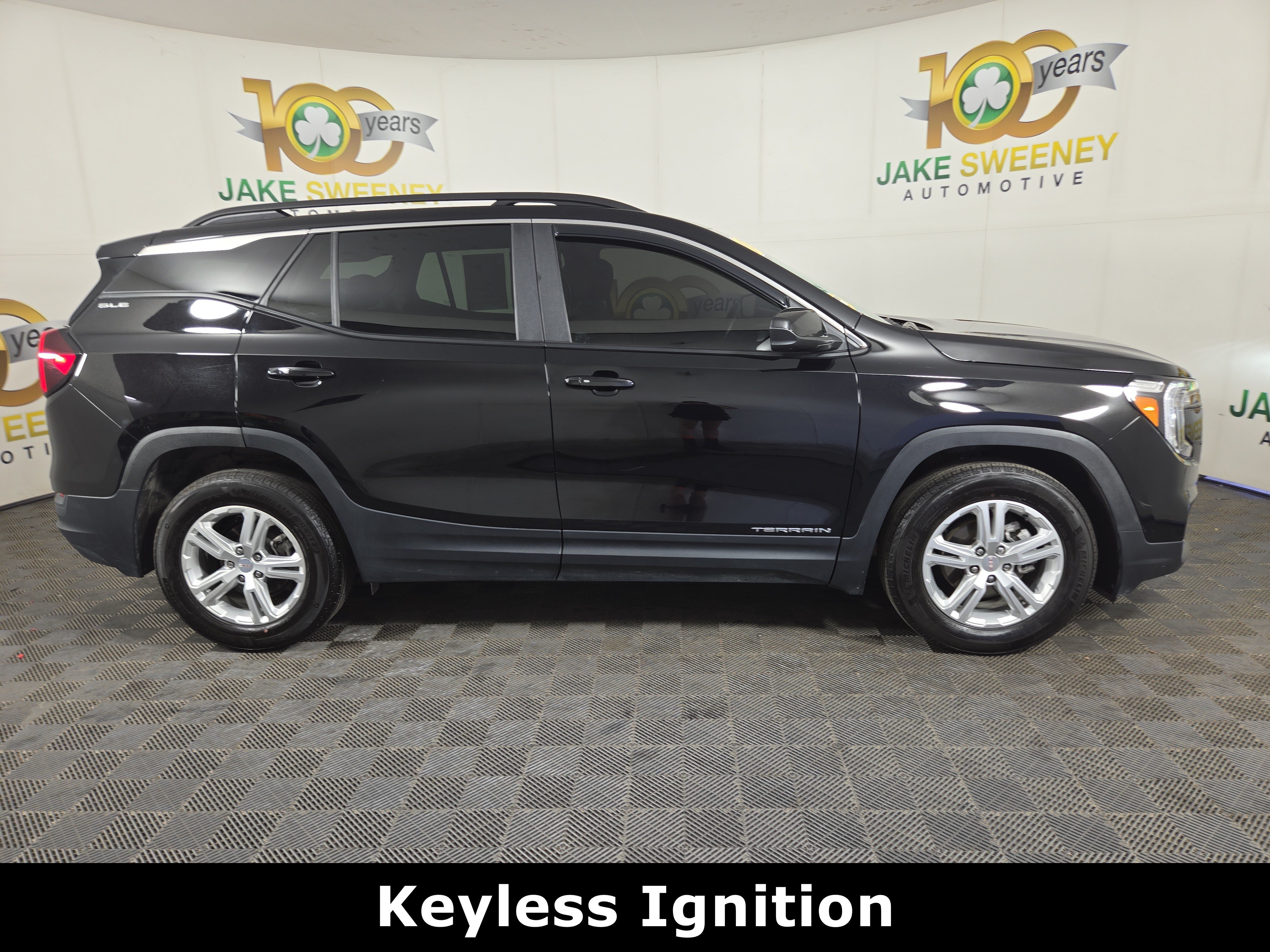 Certified 2024 GMC Terrain SLE w/ Driver Convenience Package FWD image 10