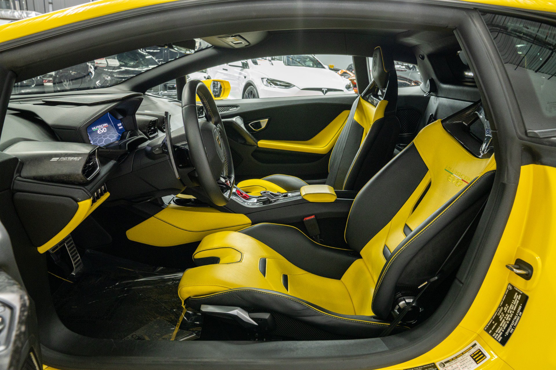 Used 2021 Lamborghini Huracan EVO RWD image 35