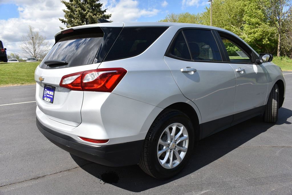 Used 2020 Chevrolet Equinox LS w/ LS Convenience Package FWD image 5