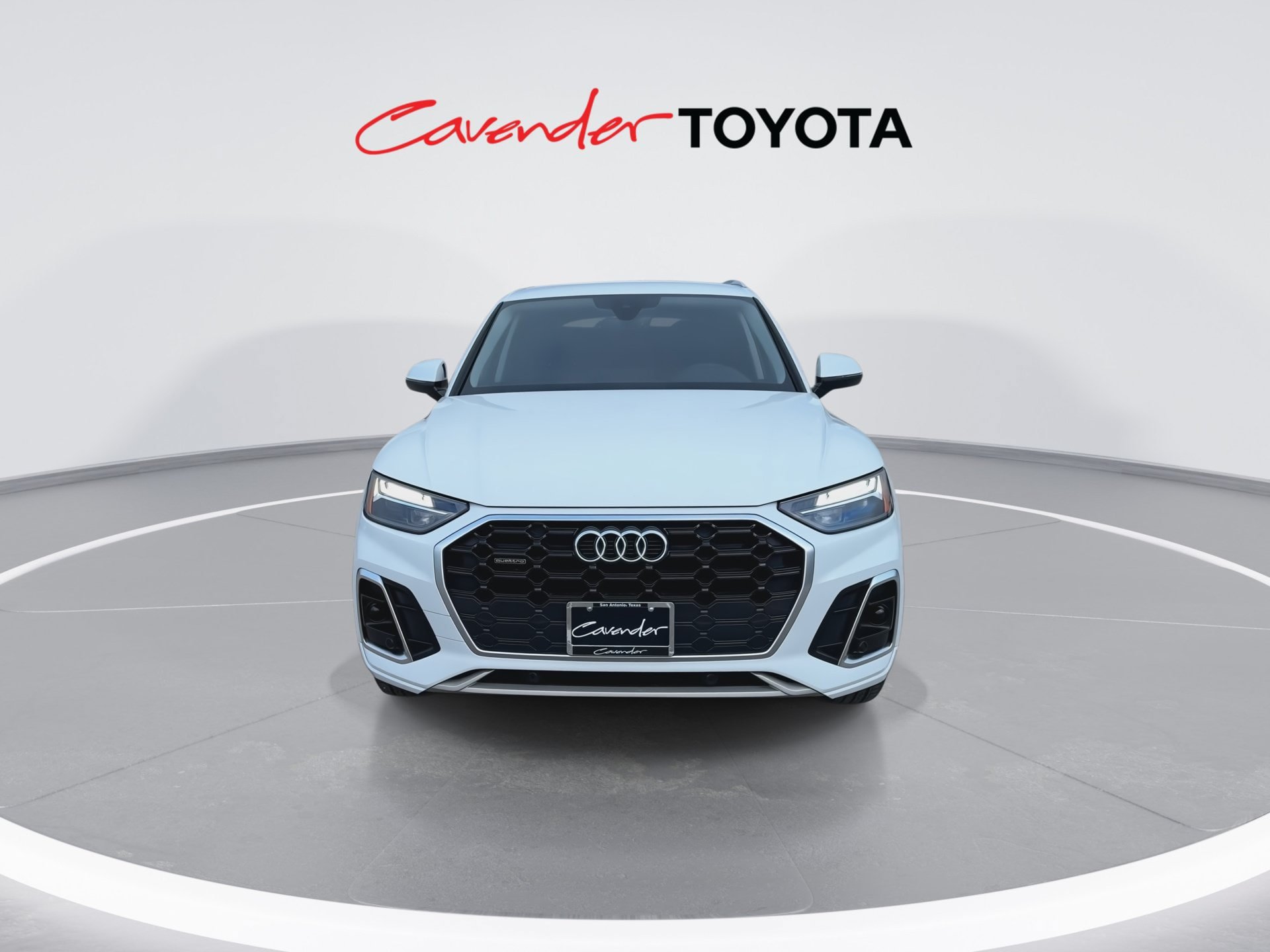 Used 2024 Audi Q5 2.0T Premium w/ Convenience Package AWD/4WD image 3