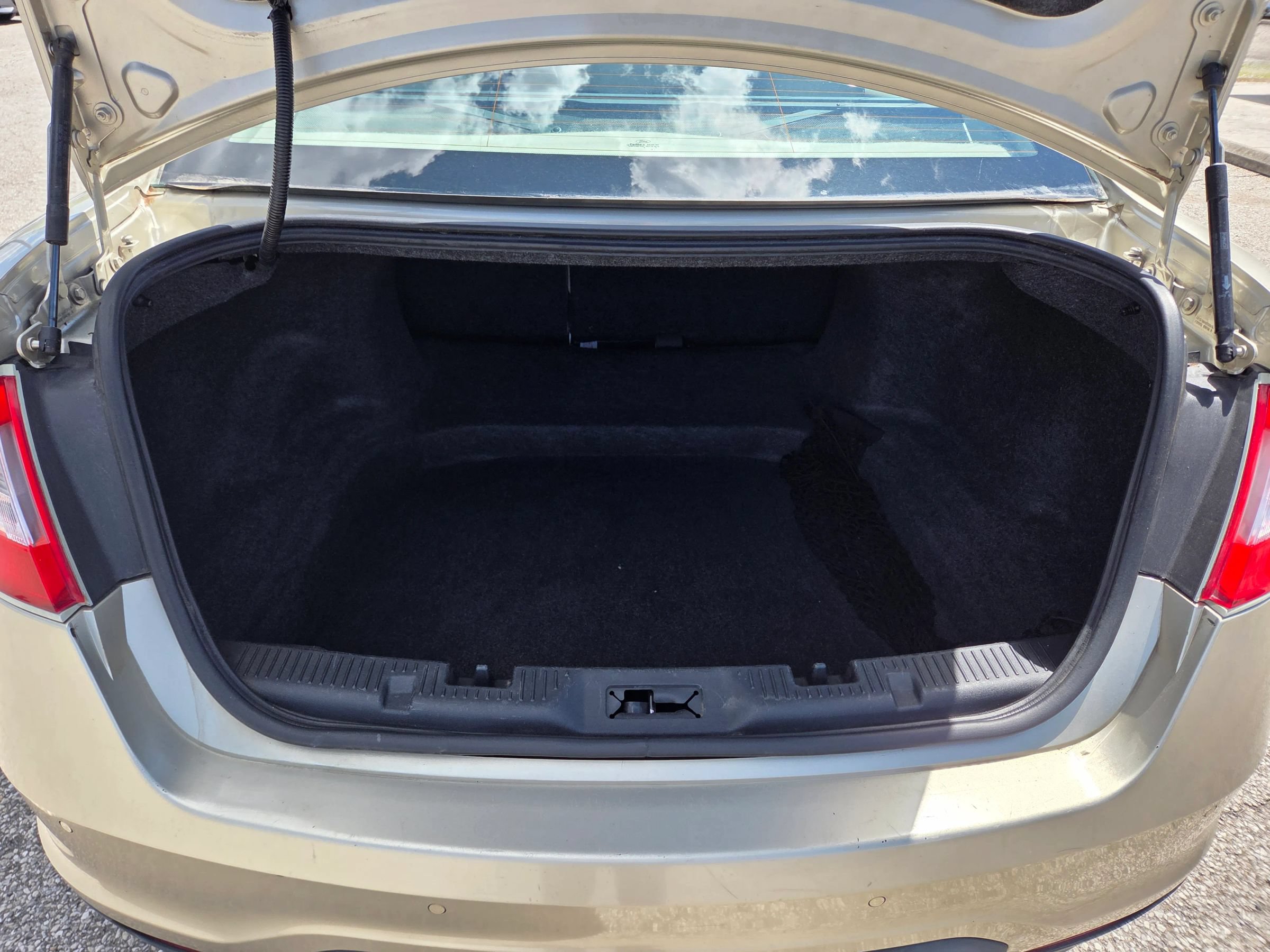 Used 2010 Ford Taurus Limited AWD/4WD image 20