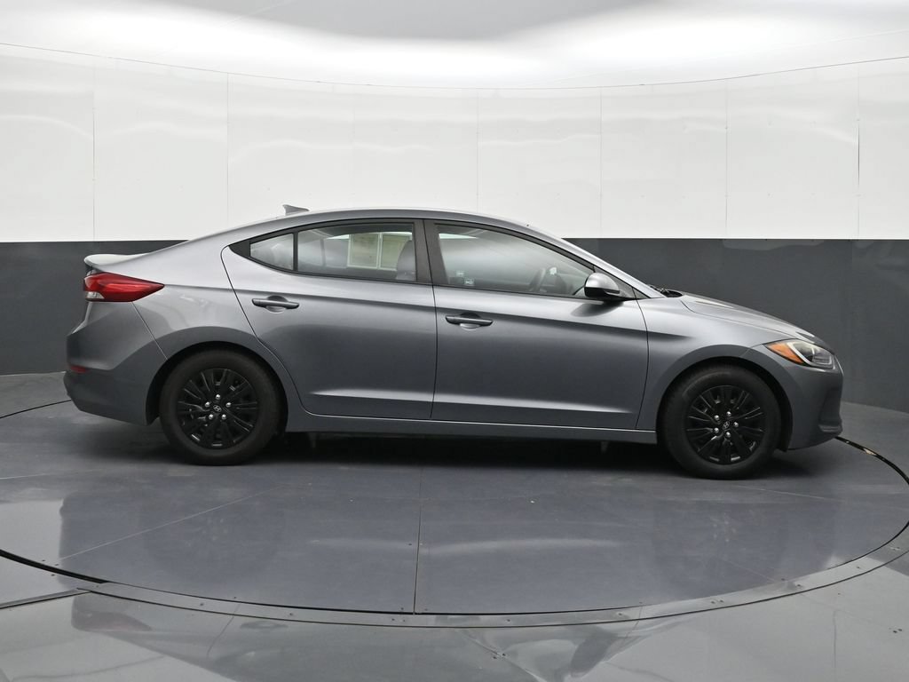 Used 2017 Hyundai Elantra SE FWD image 6