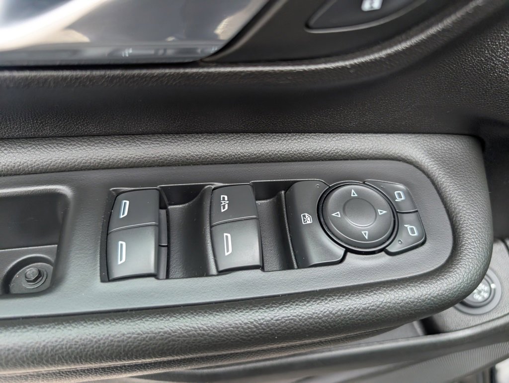 Certified 2024 GMC Terrain SLT image 11