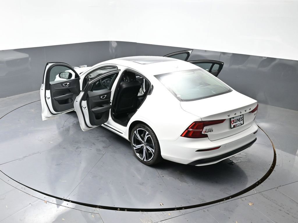 Used 2024 Volvo S60 B5 Core image 60