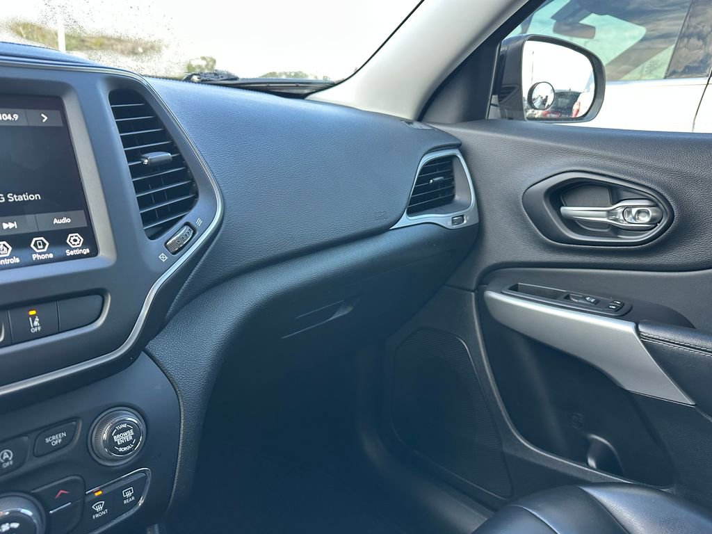 Used 2022 Jeep Cherokee Latitude w/ Sun & Sound Group image 67