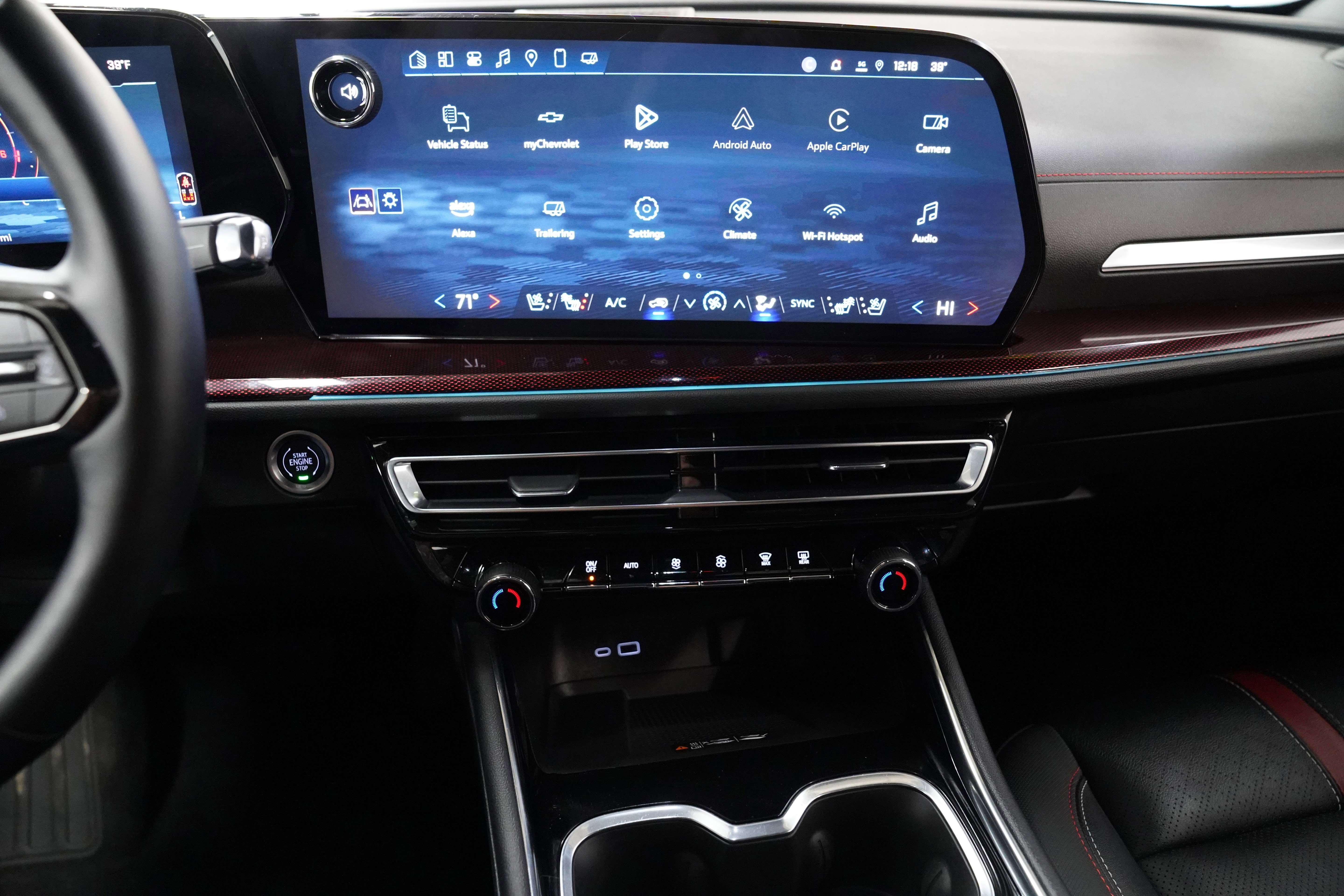 Used 2025 Chevrolet Traverse RS image 24