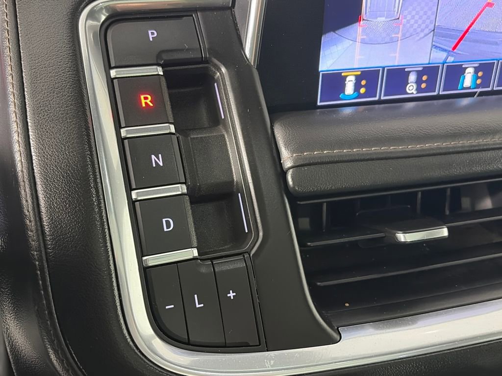 Used 2021 Chevrolet Suburban High Country AWD/4WD image 23